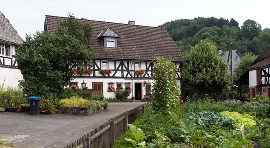 Blick auf ein typisches Fachwerkhaus in Bad Berleburg Elsoff
