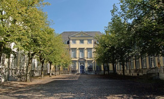 Kunsthaus Reichsabteit, Ehrenhof und Haupteingang